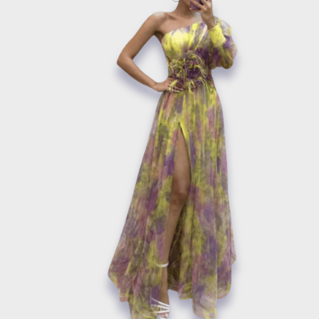 Elegantes Handgefertigtes Damenkleid Für Festliche Anlässe – Nahaufnahme des edlen Stoffes, der Komfort und Stil vereint, ideal für besondere Ereignisse.