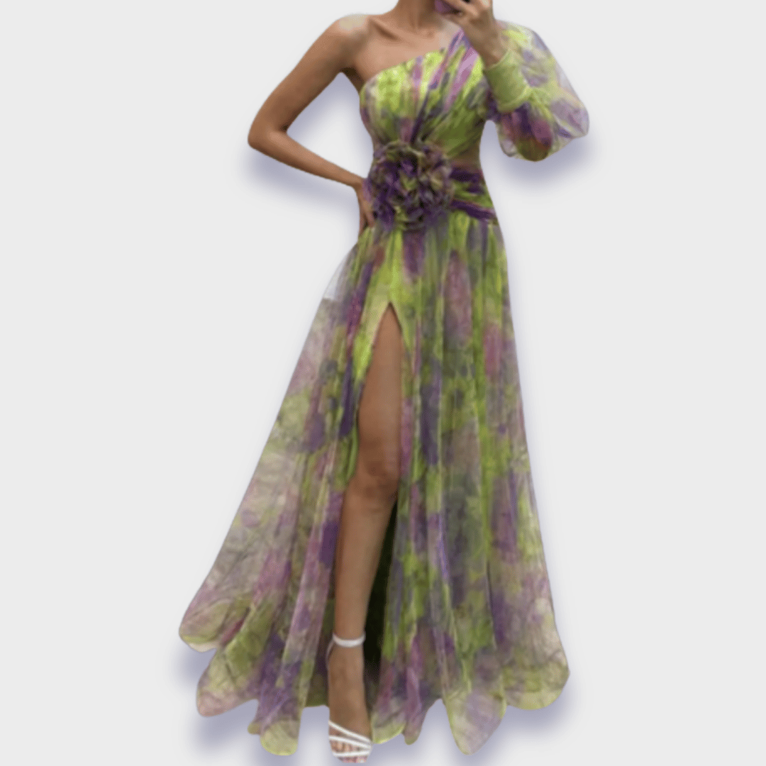 Elegantes Handgefertigtes Damenkleid Für Festliche Anlässe – Darstellung des Kleides in stilvollem Design, das die Figur betont und aus hochwertigem, weichem Stoff gefertigt ist.