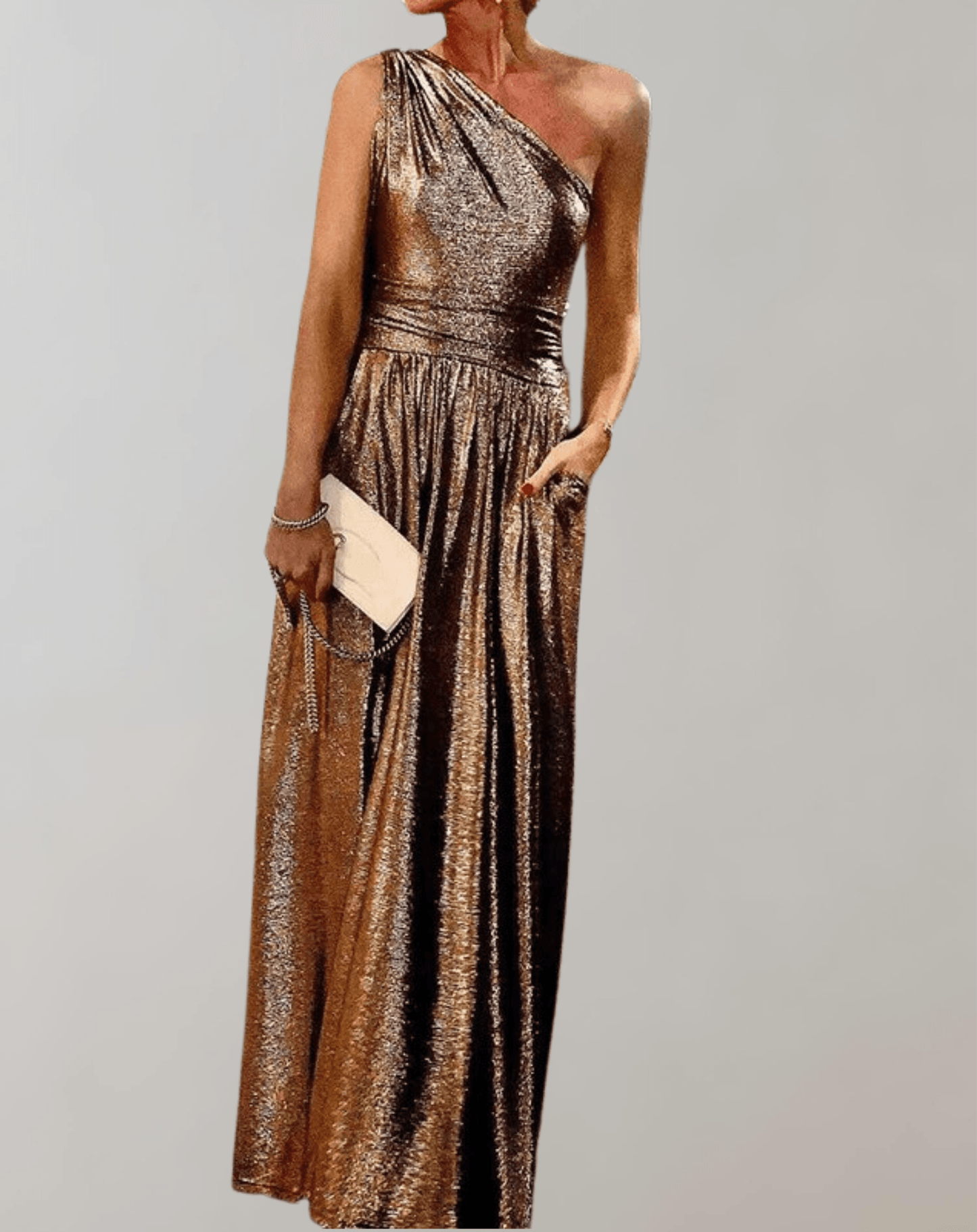 LUMINA – Glamouröses Grünes Abendkleid Mit Plissiertem Stoff & Schulterfreier Silhouette Goldene