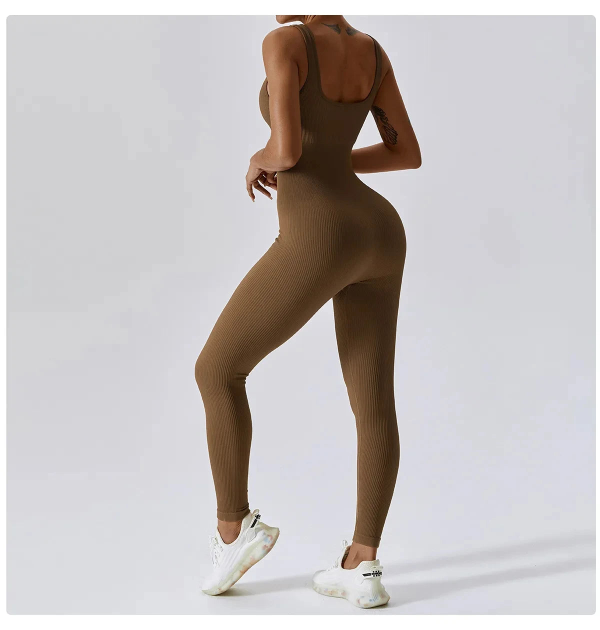 Fitness-Einteiler mit Bauchkontrolle und Push-Up, Fadenburg