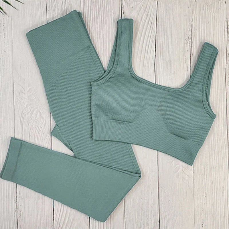 Nahtloses, Hochgeschnittenes Yoga und Fitness Outfit blau-grün