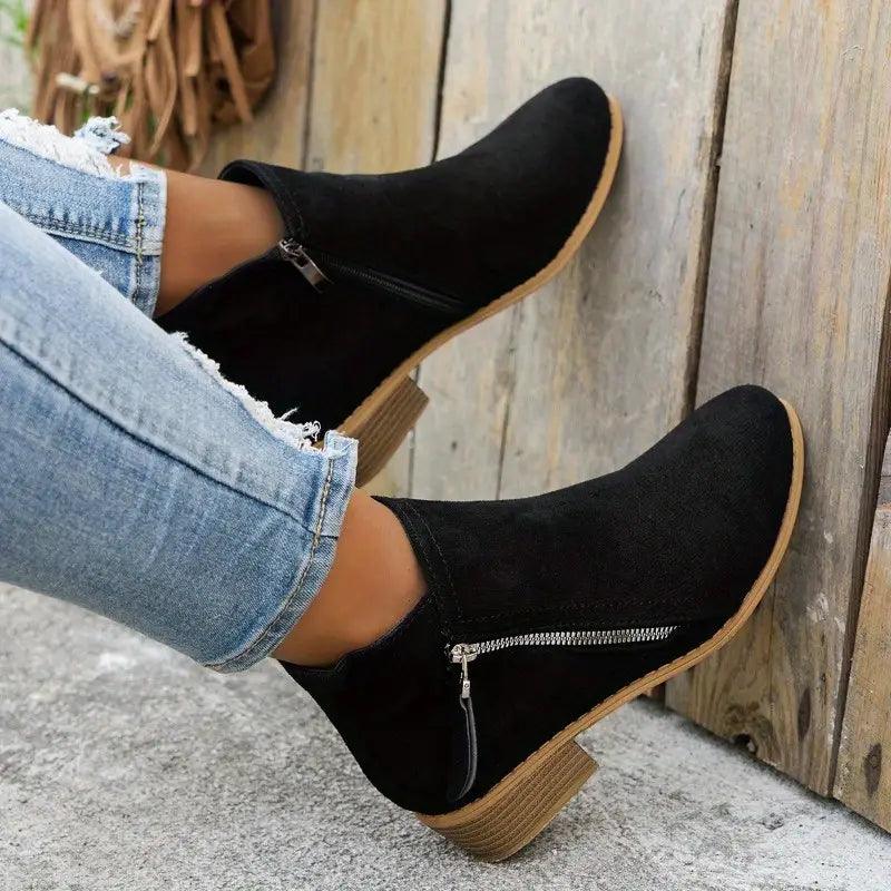 Sienna Chelsea Boots – Elegante Wildlederimitat Stiefel Mit Rutschfester Sohle & Bequemem Fußbett Schwarz