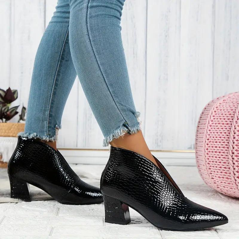 Iris™ - Damenstiefel mit spitzem Absatz Schwarz