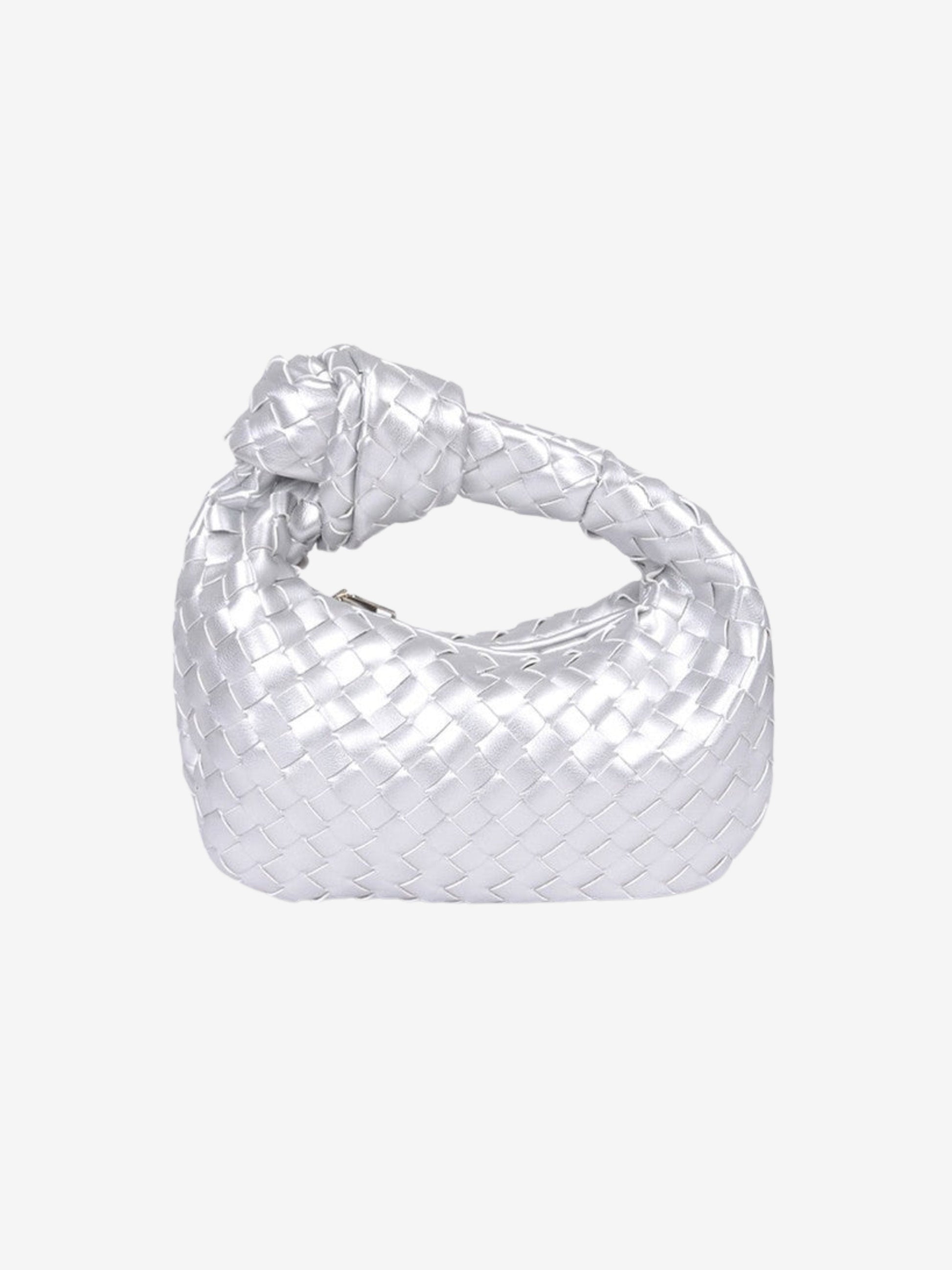 Detailansicht der Sienna Mini Braided Handle Tasche von Fadenburg, kunstvolle Flechtoptik in kompakter Größe.