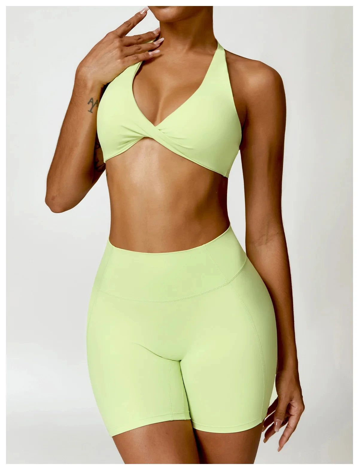 Sportedly 2-teiliges Damen Yoga Outfit: Nahtloser Sport-BH, Sexy Gym Shorts & Leggings Gelb