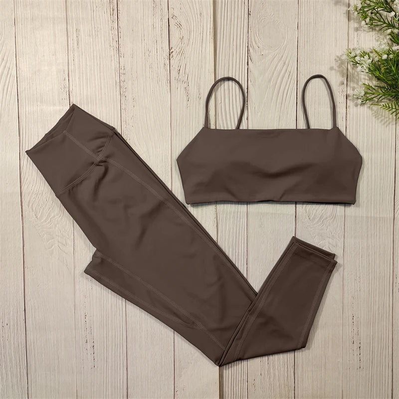 Set mit Hochgeschnittenen Leggings und Kurzen Ärmeln Brau