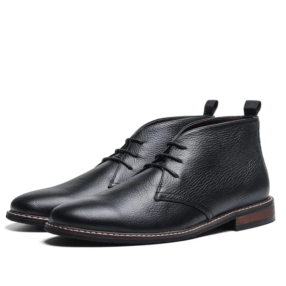 Maurice's Sterling Leder Chukka Stiefel in Mocha-Braun, rutschfeste Gummisohle für Sicherheit und einen eleganten Look, perfekt für jeden Anlass.