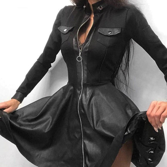 Schwarzes Minikleid mit Reißverschluss von Fadenburg, elegantes Design, figurschmeichelnde Passform für stilbewusste Frauen.