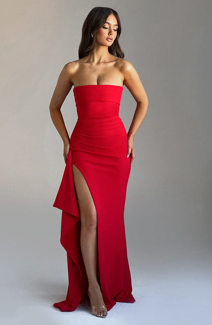 Alina Strapless Maxi Kleid – Stylisches, figurbetontes Design mit hohem Schlitz, perfekt für Frühling und Outdoor-Events.